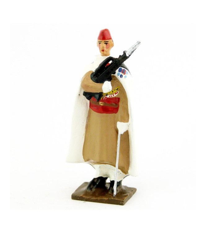 fantassin du 1er régiment de spahis au fixe, en calot, avec Famas