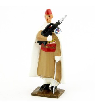 fantassin du 1er régiment de spahis au fixe, en calot, avec Famas