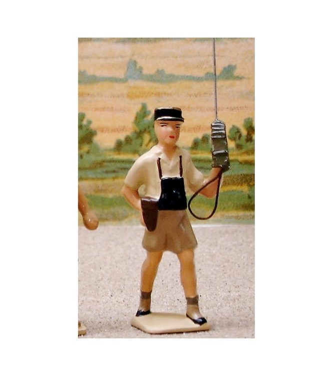 Officier avec talkie-walkie