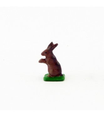 Petit lapin debout sur pattes arrière, marron (alezan)