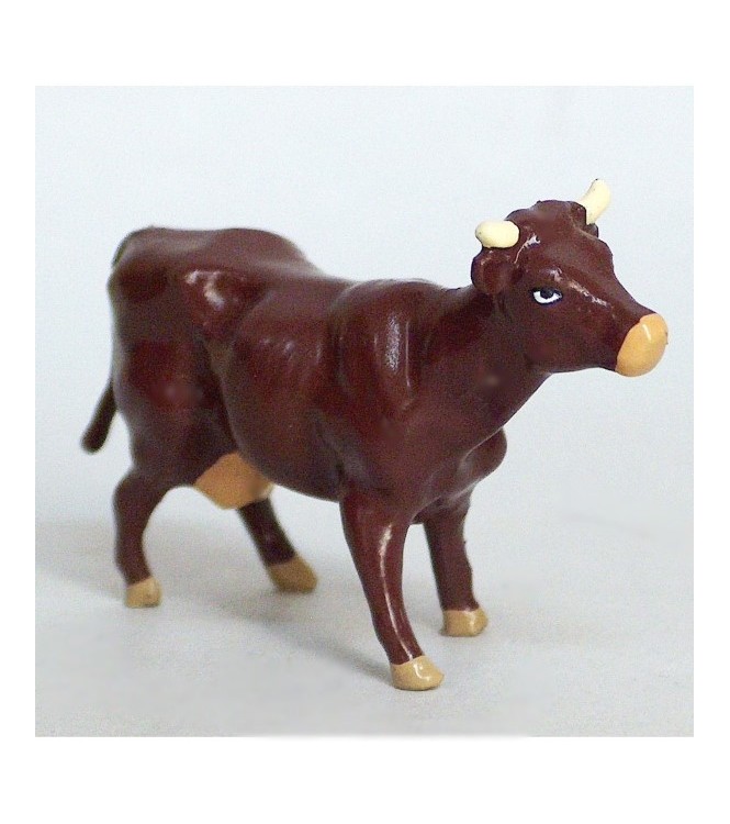 Vache marron, debout