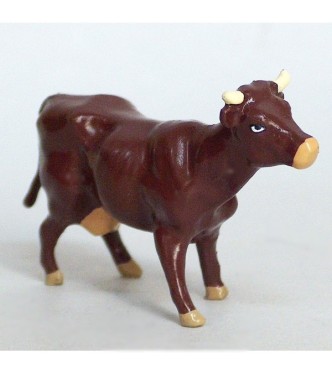Vache marron, debout