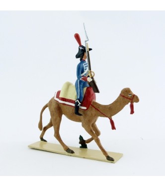 grenadier du régiment de dromadaires, fusil à la main