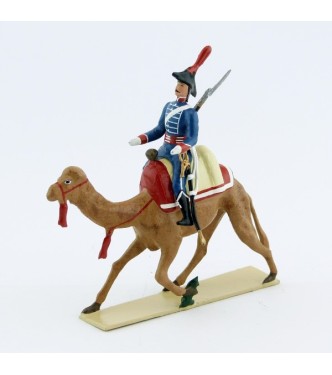 grenadier du régiment de dromadaires, fusil dans le dos