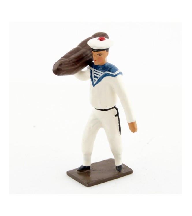 marin portant paquetage