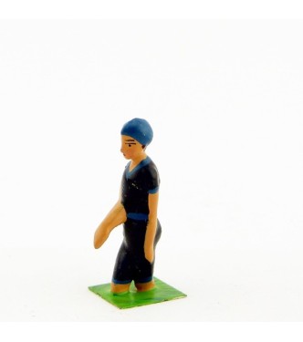 Homme dans l'eau en bleu