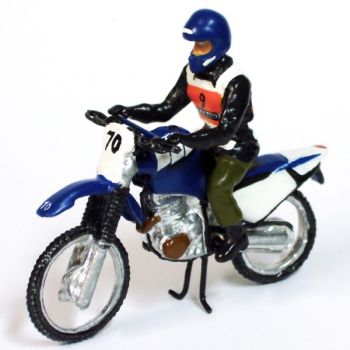 gendarme sur moto de cross (école de Fontainebleau)