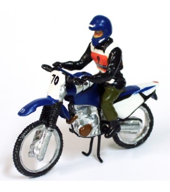 gendarme sur moto de cross (école de Fontainebleau)