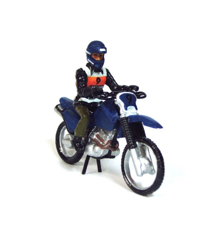 gendarme sur moto de cross (école de Fontainebleau)