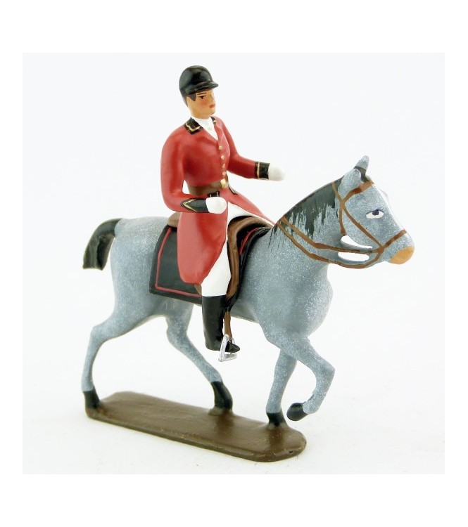 cavalier, redingote rouge, mains nues sur cheval au pas gris