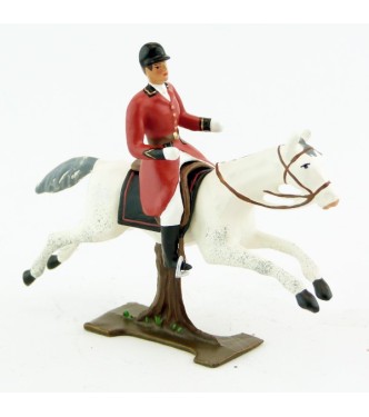 cavalier, redingote rouge, dague à la ceinture, sur cheval blanc au galop