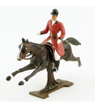 cavalier, redingote rouge, dague à la ceinture, sur cheval marron (bai) au galop