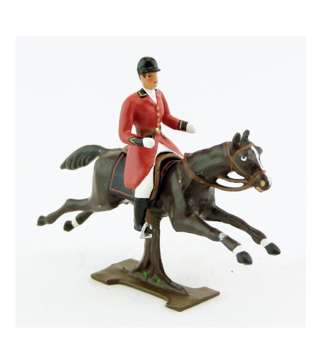 cavalier, redingote rouge, dague à la ceinture, sur cheval marron (bai) au galop