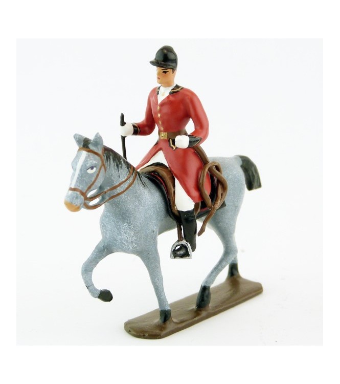 cavalier, redingote rouge, avec cravache (fouet à la ceinture) sur cheval gris