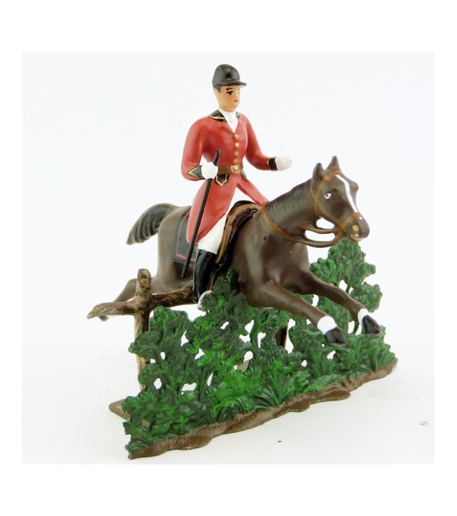 cavalier avec cravache sur cheval marron (bai) sautant haie + barrière