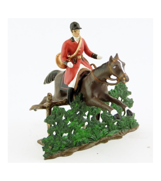 sonneur, trompe autour du corps, sur cheval marron (bai) sautant haie + barrière