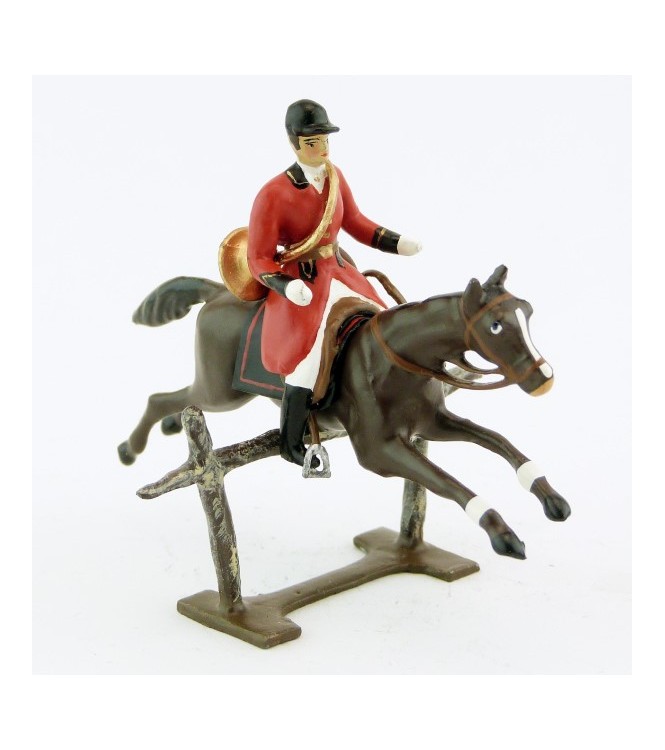 sonneur, trompe autour du corps, sur cheval marron (bai) sautant barrière