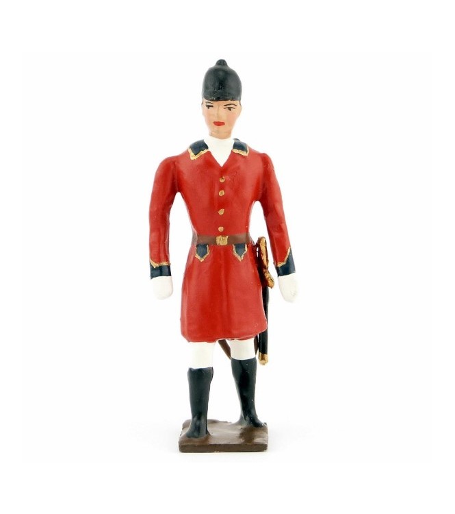 Veneur, veste rouge à parements noir, avec fouet à la ceinture