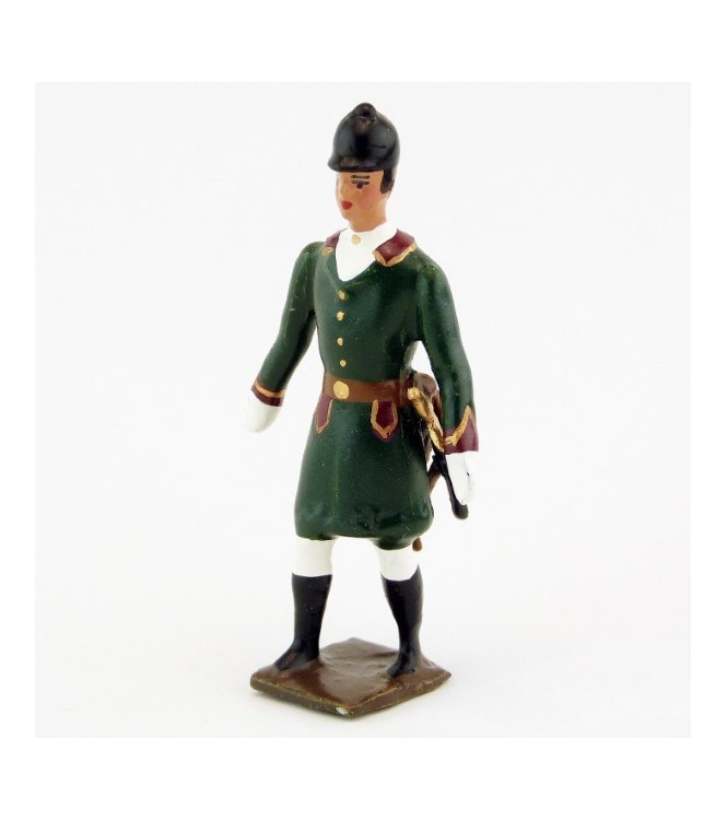 Veneur, manteau vert Russe à parements bordeaux, avec fouet à la ceinture