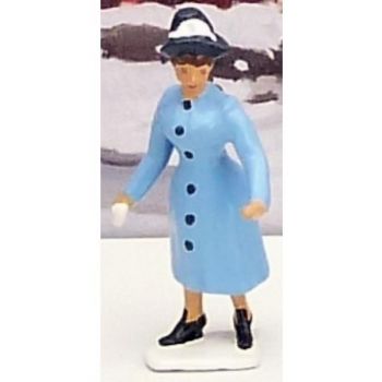 femme en manteau bleu clair (diorama ''la bataille de boules de neige'')