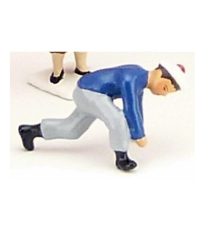 garçon à genou (diorama ''la bataille de boules de neige'')