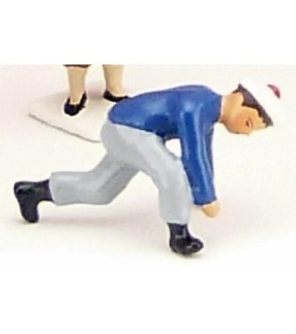 garçon à genou (diorama ''la bataille de boules de neige'')