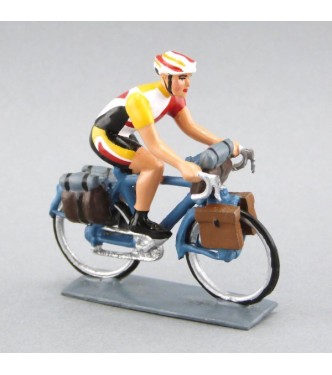 Cyclotouriste (Cyclo-randonneur), t-shirt rouge, jaune et blanc