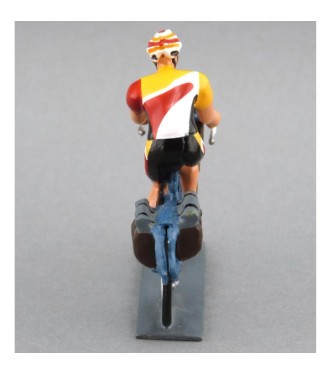Cyclotouriste (Cyclo-randonneur), t-shirt rouge, jaune et blanc