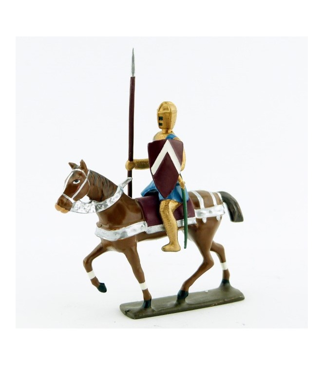 croisé à cheval avec lance, cotte dorée, surcot bleu et heaume