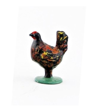 Poule marron debout
