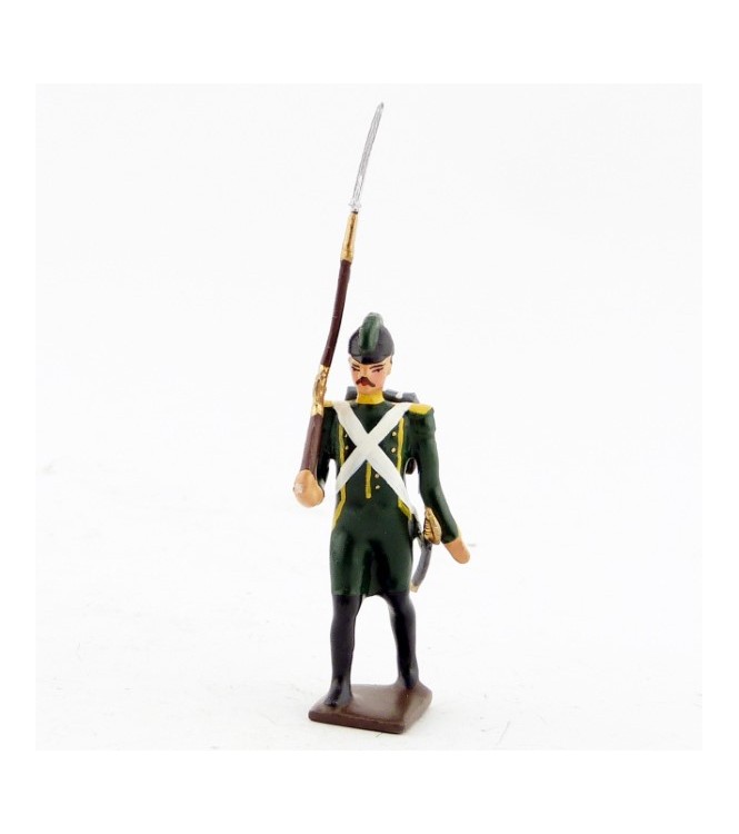 fantassin des chasseurs (1794), fusil sur l'épaule droite