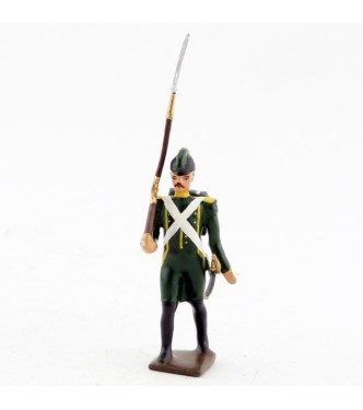 fantassin des chasseurs (1794), fusil sur l'épaule droite