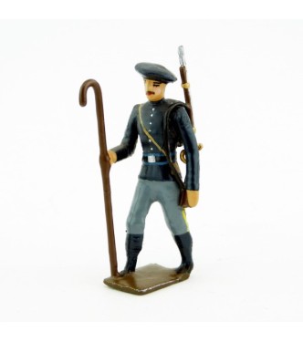 officier des chasseurs alpins, tenue bleue, avec canne à la main