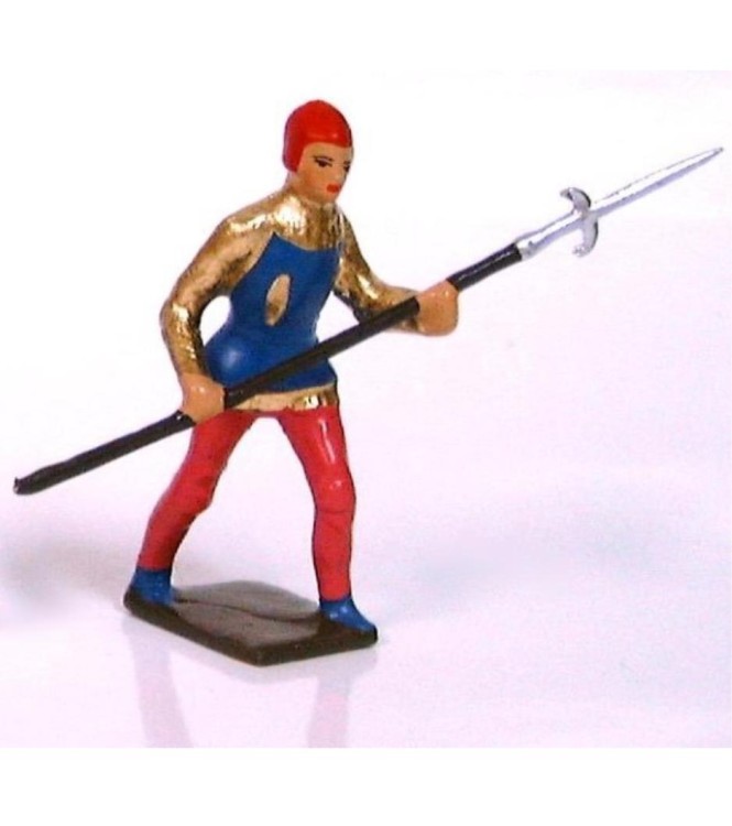 archer avec lance dans les mains, tunique bleue sur cotte or