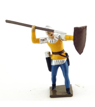 archer projetant sa lance, tunique jaune sur cotte argent