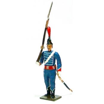 grenadier du régiment de dromadaires, fusil sur l'épaule droite