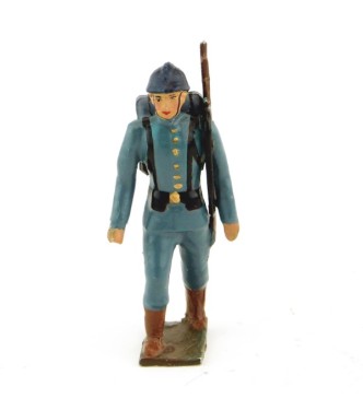 fantassin de l'infanterie de ligne en tunique bleu horizon, fusil en bandoulière