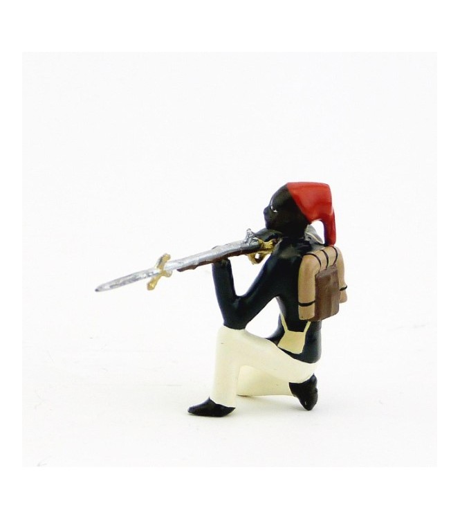 tirailleur sénégalais à genou, fusil en joue