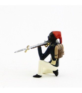 tirailleur sénégalais à genou, fusil en joue