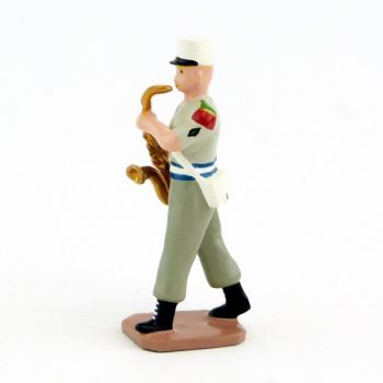 Saxophonede la Musique De La Légion Etrangère, tenue Terre de France (S.E.A)