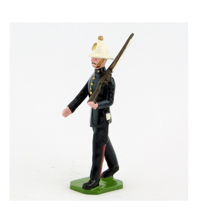 Fantassin, fusil sur l'épaule, des Royal Marines / Royal Scots Guards (S.E.A)