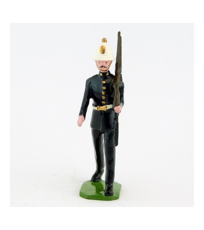 Fantassin, fusil sur l'épaule, des Royal Marines / Royal Scots Guards (S.E.A)