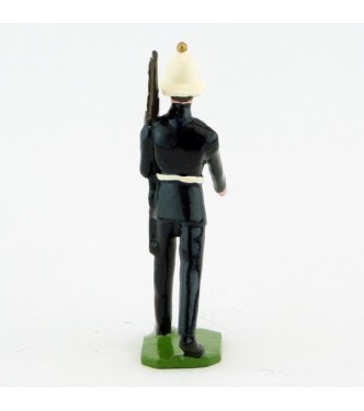Fantassin, fusil sur l'épaule, des Royal Marines / Royal Scots Guards (S.E.A)
