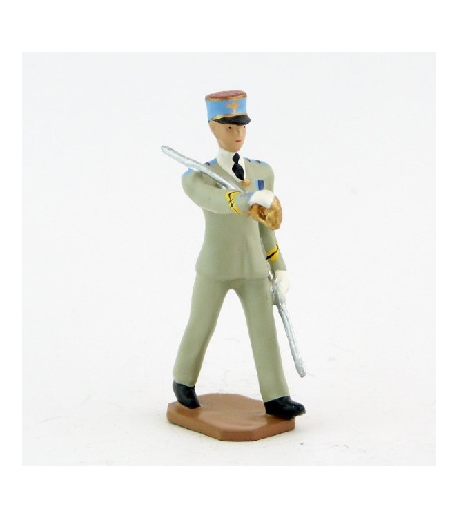 Officier avec sabre sur l'épaule - Ensoa / Saint-Maixent (S.E.A)