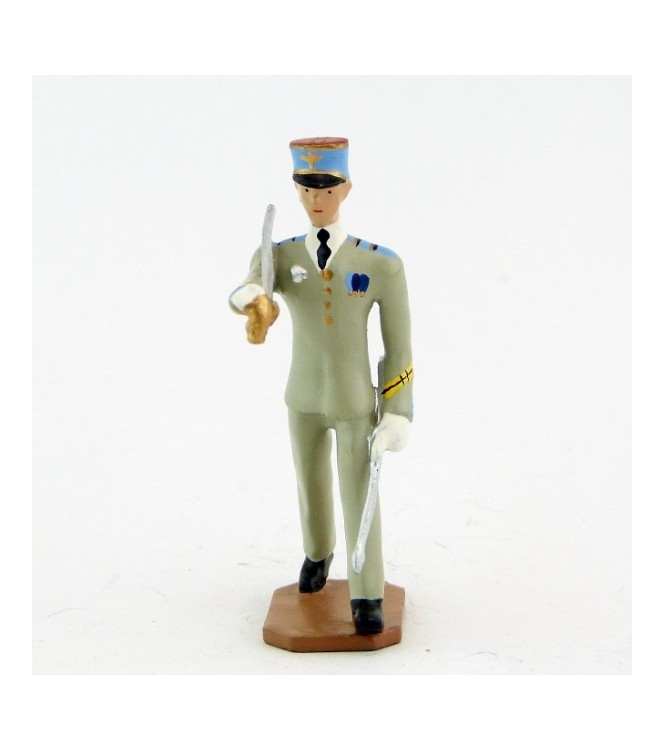 Officier avec sabre sur l'épaule - Ensoa / Saint-Maixent (S.E.A)