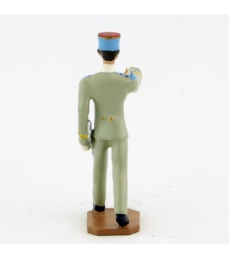 Officier avec sabre sur l'épaule - Ensoa / Saint-Maixent (S.E.A)