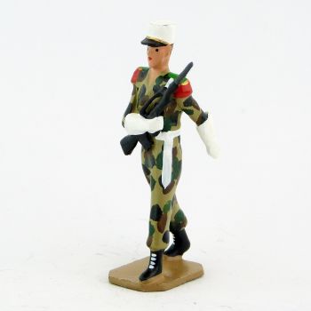 Soldat de la Garde au Drapeau, tenue camouflage - Légion Etrangère (S.E.A)
