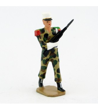 Soldat de la Garde au Drapeau, tenue camouflage - Légion Etrangère (S.E.A)
