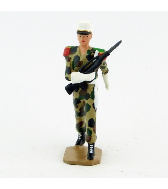 Soldat de la Garde au Drapeau, tenue camouflage - Légion Etrangère (S.E.A)