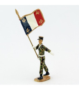 Porte-Drapeau, képi noir, tenue camouflage - Légion Etrangère (S.E.A)